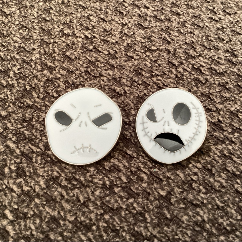 (2) Disney Skellington Nightmare Before Christmas  Pins Authentic (K)